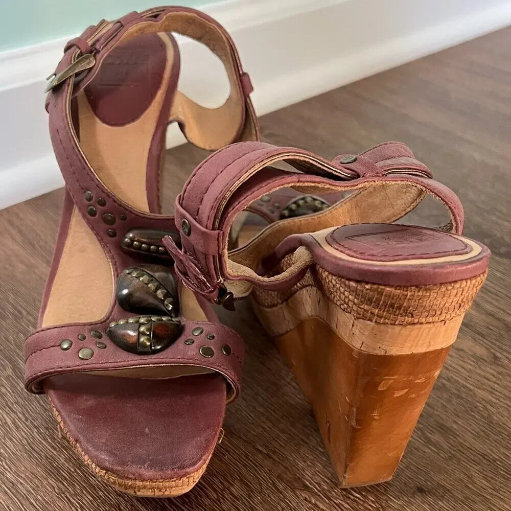 FRYE Bridget Purple/Lavender Leather Wedge Sandals - Picture 1 of 5